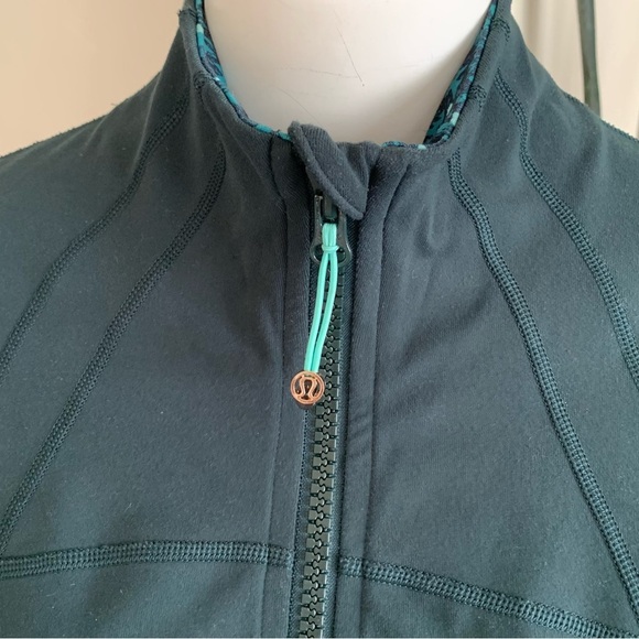LuLulemon Define Jacket in Forrest Green with Multicolored Collar- Sz-10 - Picture 3 of 10